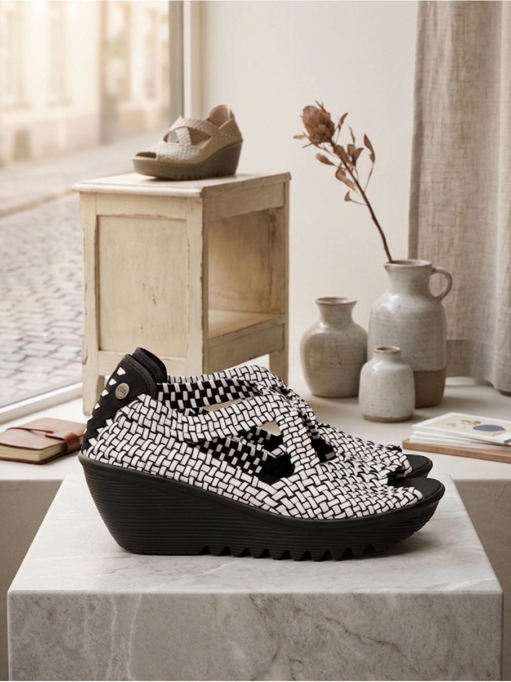 Bernie Mev Woven Black & White Platform Sandal - Women's Comfort Wedge NEW